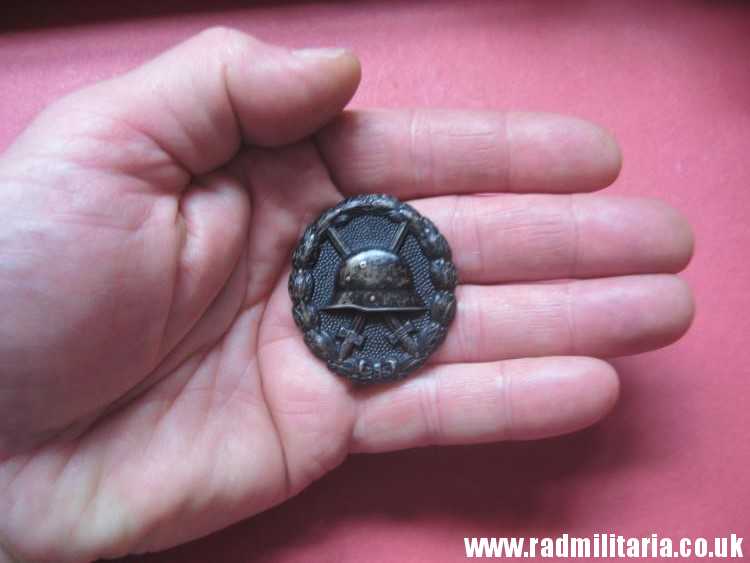 & WW1 German WOUND BADGE Black Class in good used condition. - Image 4