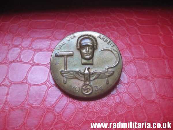 & pre WW2 original nazi GERMAN BADGE made of brass - Tag Der Arbeit 1934 in very good condition. - Image 12