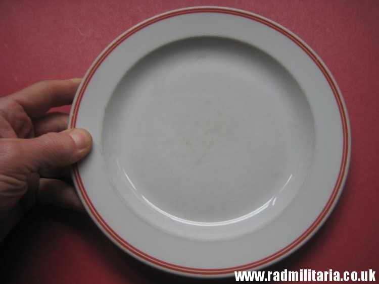 & WW2 original WW2 German CERAMIC SAUCER - Eigentum Der Deutschen Arbeitsfront, maker: Hutschenreuther Selb. - Image 3