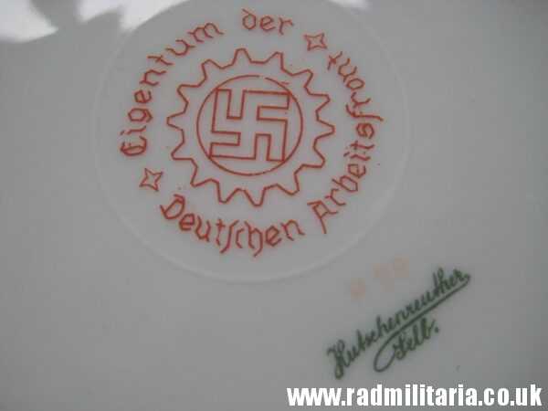 & WW2 original WW2 German CERAMIC SAUCER - Eigentum Der Deutschen Arbeitsfront, maker: Hutschenreuther Selb. - Image 2