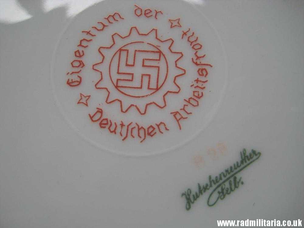 & WW2 original WW2 German CERAMIC SAUCER - Eigentum Der Deutschen Arbeitsfront, maker: Hutschenreuther Selb. - Image 2