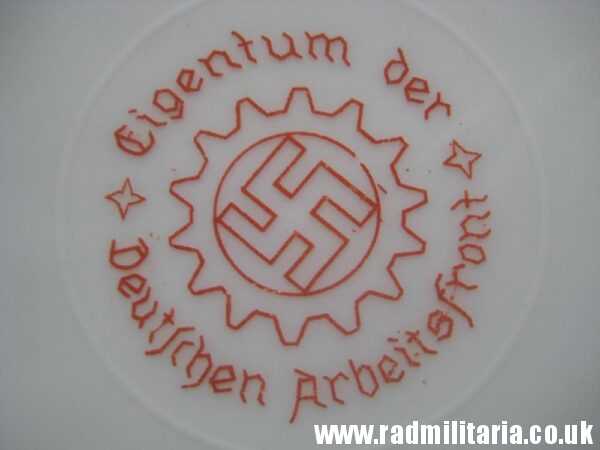 & WW2 original WW2 German CERAMIC SAUCER - Eigentum Der Deutschen Arbeitsfront, maker: Hutschenreuther Selb. - Image 9