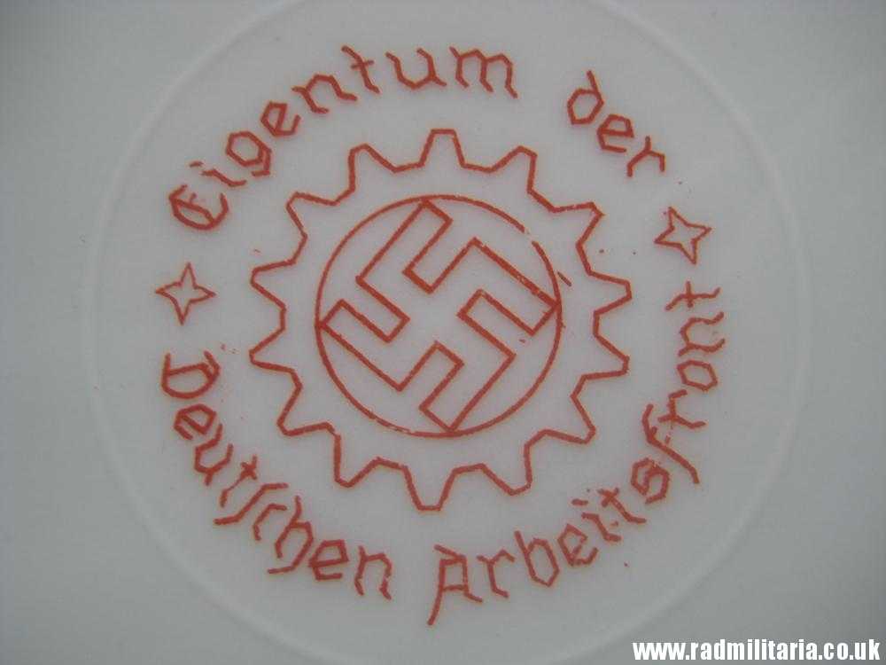 & WW2 original WW2 German CERAMIC SAUCER - Eigentum Der Deutschen Arbeitsfront, maker: Hutschenreuther Selb. - Image 9