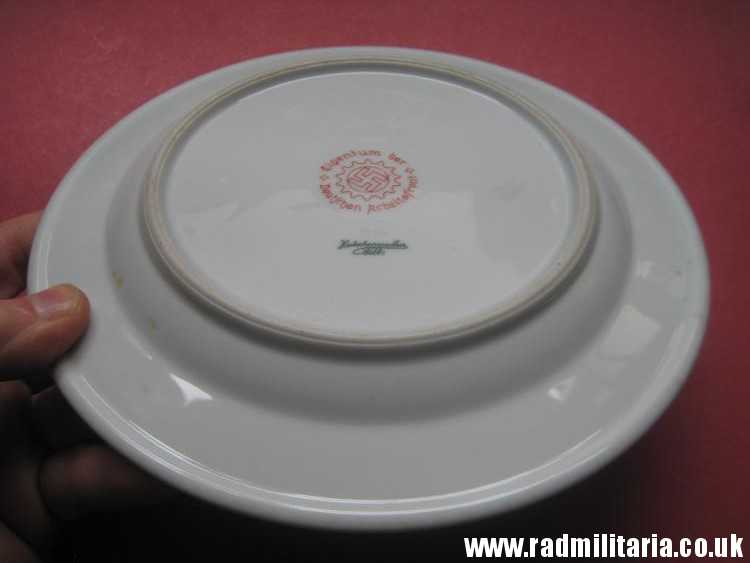 & WW2 original WW2 German CERAMIC SAUCER - Eigentum Der Deutschen Arbeitsfront, maker: Hutschenreuther Selb. - Image 12