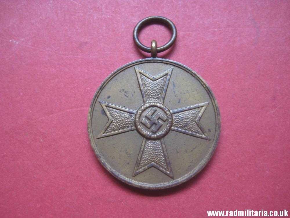 & WW2 original German MEDAL 1939 - Fur Kriegs Verdienst 1939 - Medal of the War Merit Cross. - Image 2