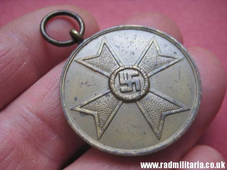& WW2 original German MEDAL 1939 - Fur Kriegs Verdienst 1939 - Medal of the War Merit Cross.