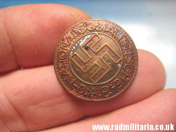 & WW2 original German NSDAP enamel membership BADGE marked: RZM M1/159 poor condition. - Image 4