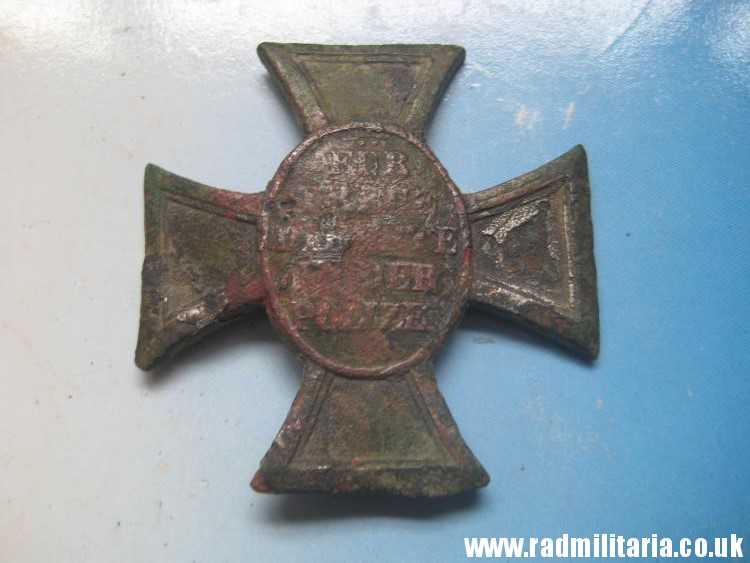 & WW2 German CROSS: FUR TREUE DIENSTE... Police Long Service Decoration in poor condition, metal detecting find. - Image 11
