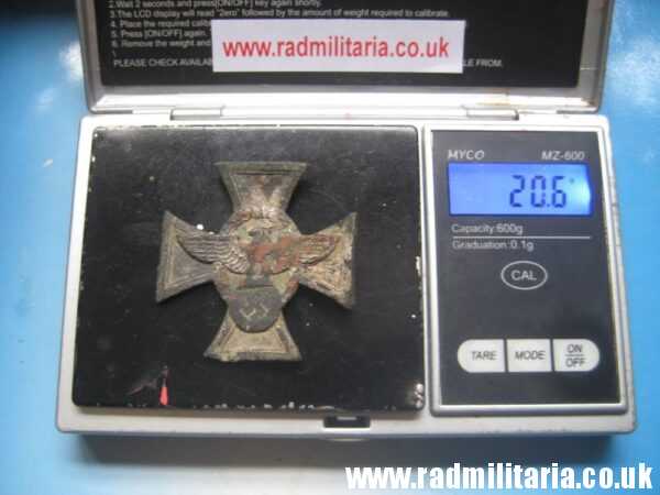 & WW2 German CROSS: FUR TREUE DIENSTE... Police Long Service Decoration in poor condition, metal detecting find. - Image 14