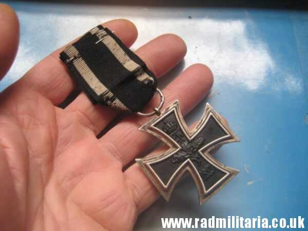 & original WW1 German IRON CROSS 2nd class in good condition with maker marks - genuine !! - Image 3