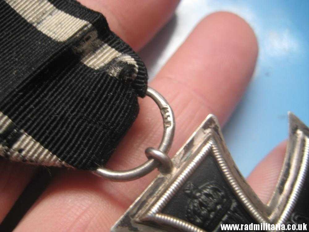 & original WW1 German IRON CROSS 2nd class in good condition with maker marks - genuine !! - Image 4