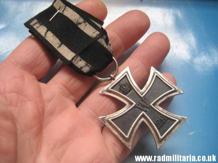 & original WW1 German IRON CROSS 2nd class in good condition with maker marks - genuine !! - Image 6