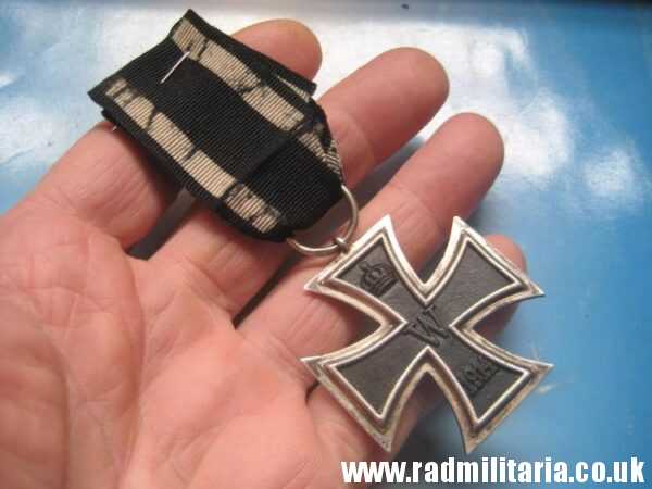 & original WW1 German IRON CROSS 2nd class in good condition with maker marks - genuine !! - Image 7