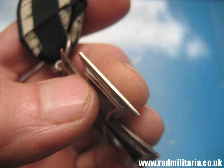 & original WW1 German IRON CROSS 2nd class in good condition with maker marks - genuine !! - Image 11