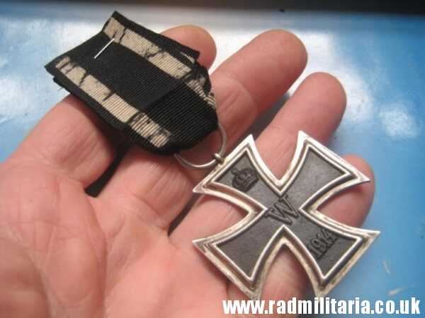 & original WW1 German IRON CROSS 2nd class in good condition with maker marks - genuine !! - Image 12