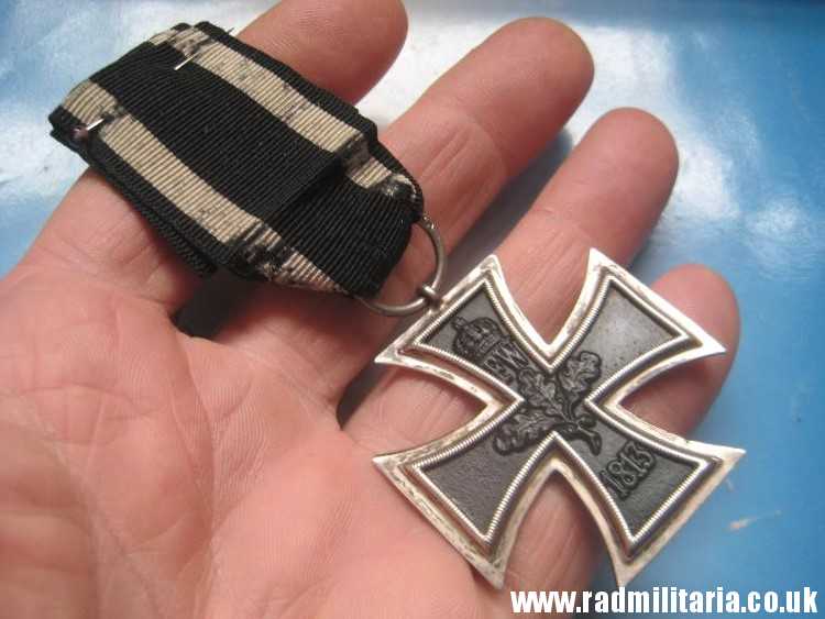 & original WW1 German IRON CROSS 2nd class in good condition with maker marks - genuine !! - Image 13