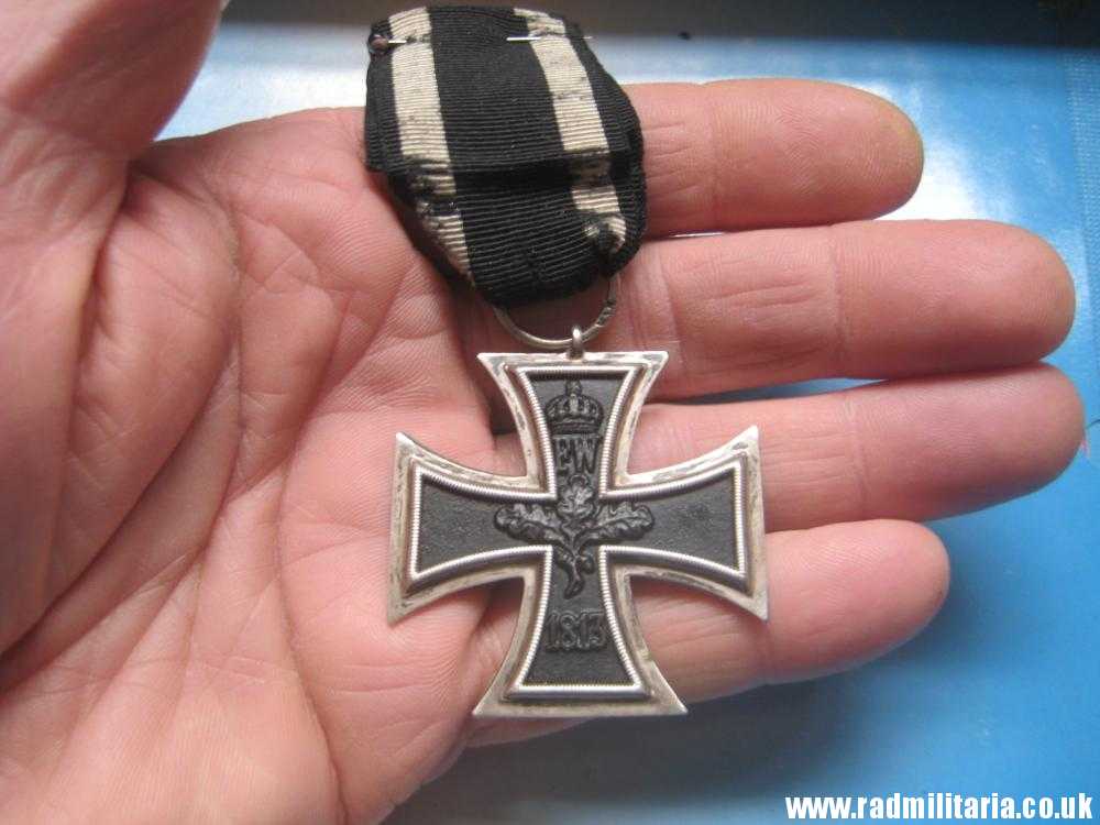 & original WW1 German IRON CROSS 2nd class in good condition with maker marks - genuine !! - Image 18