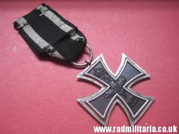 & original WW1 German IRON CROSS 2nd class in good condition with maker marks - genuine !! - Image 26