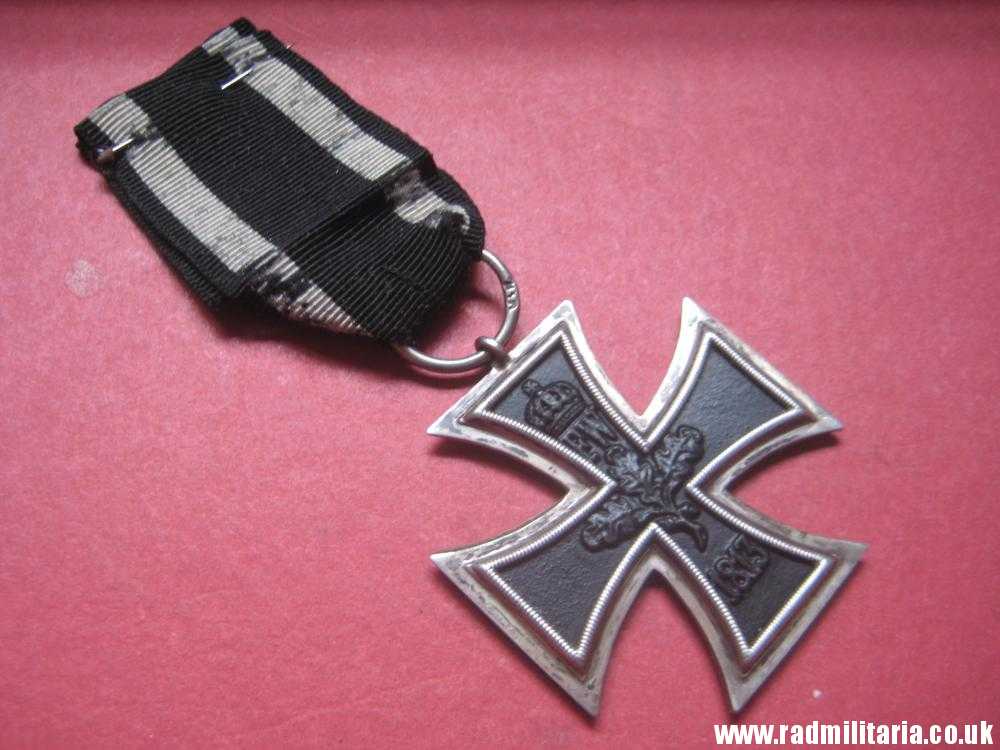 & original WW1 German IRON CROSS 2nd class in good condition with maker marks - genuine !! - Image 26