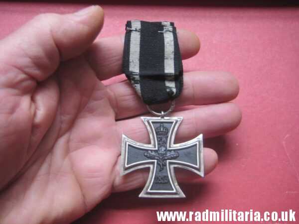 & original WW1 German IRON CROSS 2nd class in good condition with maker marks - genuine !! - Image 27