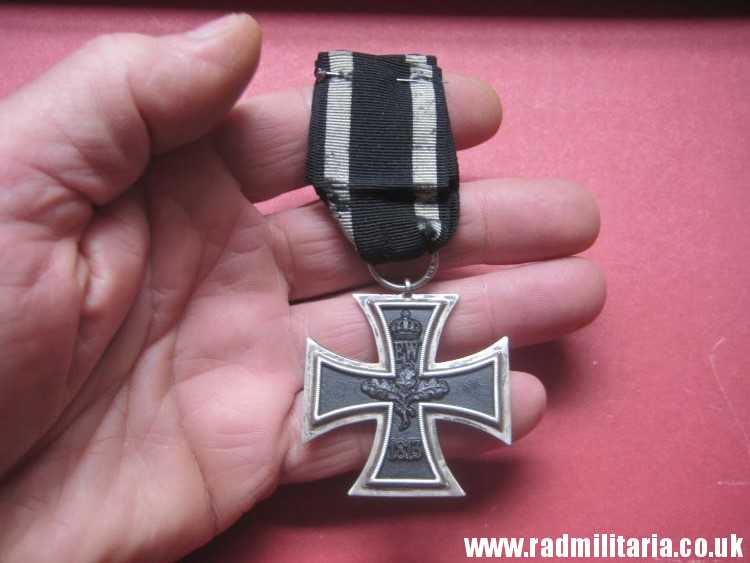 & original WW1 German IRON CROSS 2nd class in good condition with maker marks - genuine !! - Image 27