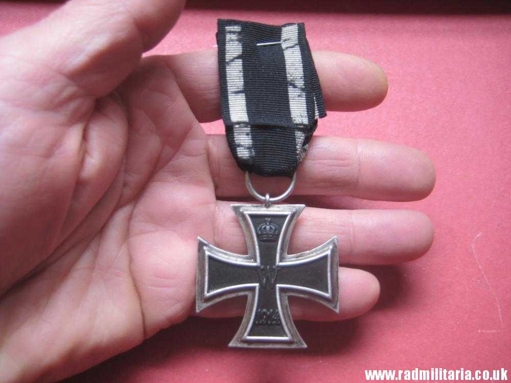 & original WW1 German IRON CROSS 2nd class in good condition with maker marks - genuine !! - Image 28