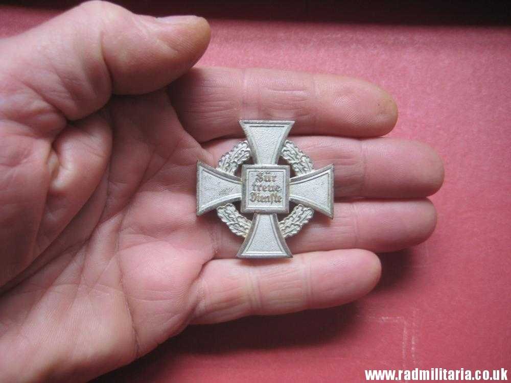 & WW2 German FAITHFUL SERVICE DECORATION - FUR TREUE DIENSTE, metal detecting find (no.3) - Image 6