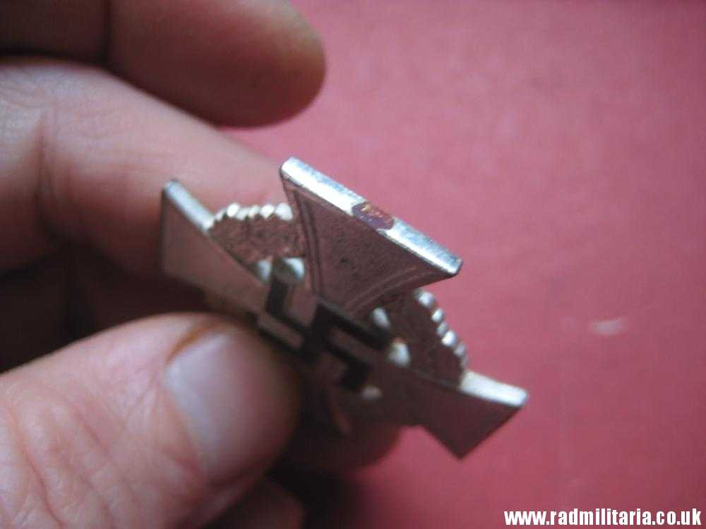 & WW2 German FAITHFUL SERVICE DECORATION - FUR TREUE DIENSTE, metal detecting find (no.3) - Image 8