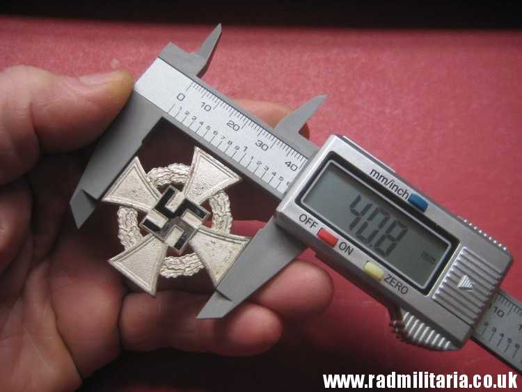 & WW2 German FAITHFUL SERVICE DECORATION - FUR TREUE DIENSTE, metal detecting find (no.3)