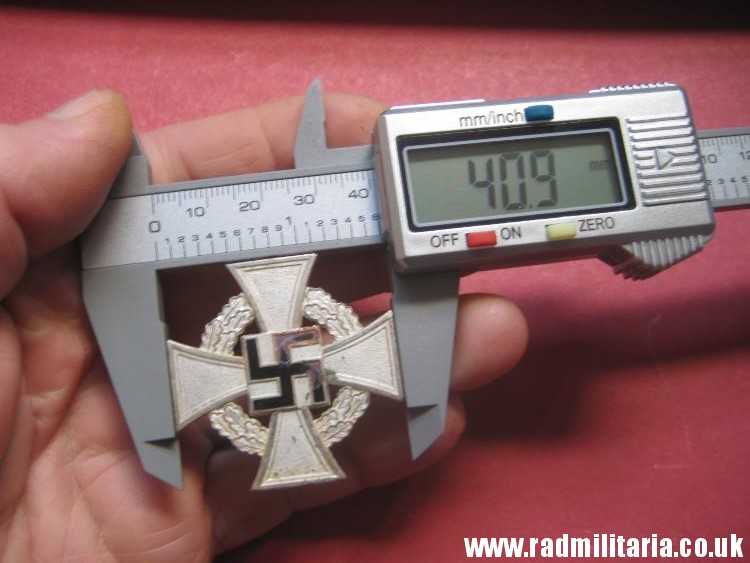 & WW2 German FAITHFUL SERVICE DECORATION - FUR TREUE DIENSTE, metal detecting find (no.4) - Image 7