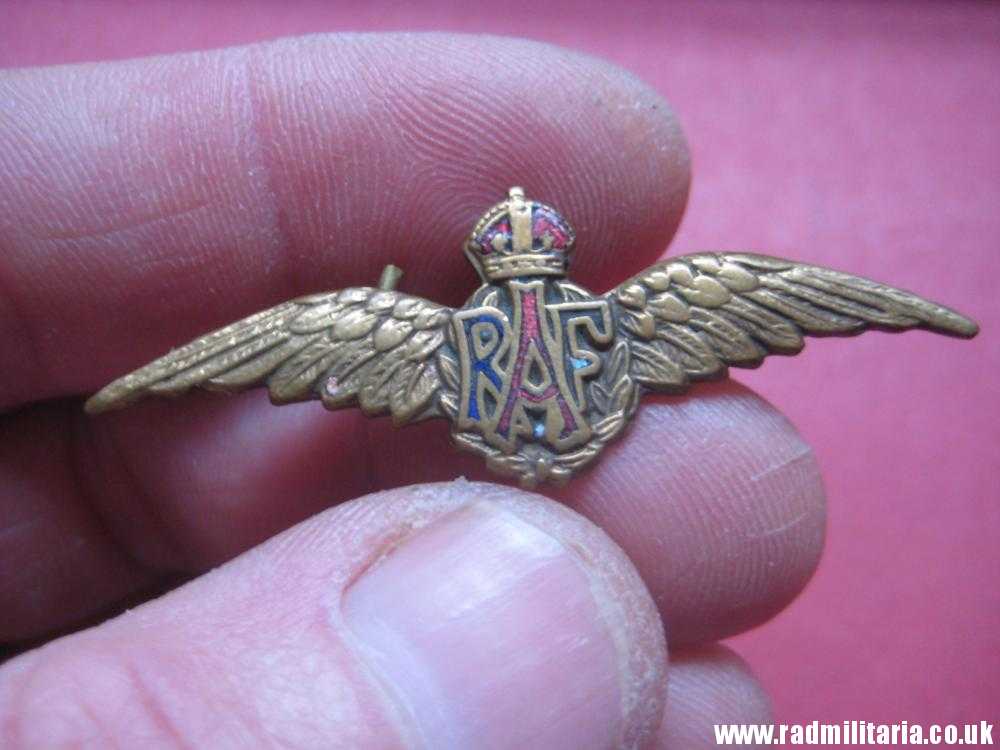 & original WW2 Royal Air Force RAF small BADGE sweetheart broche - genuine ! - Image 2