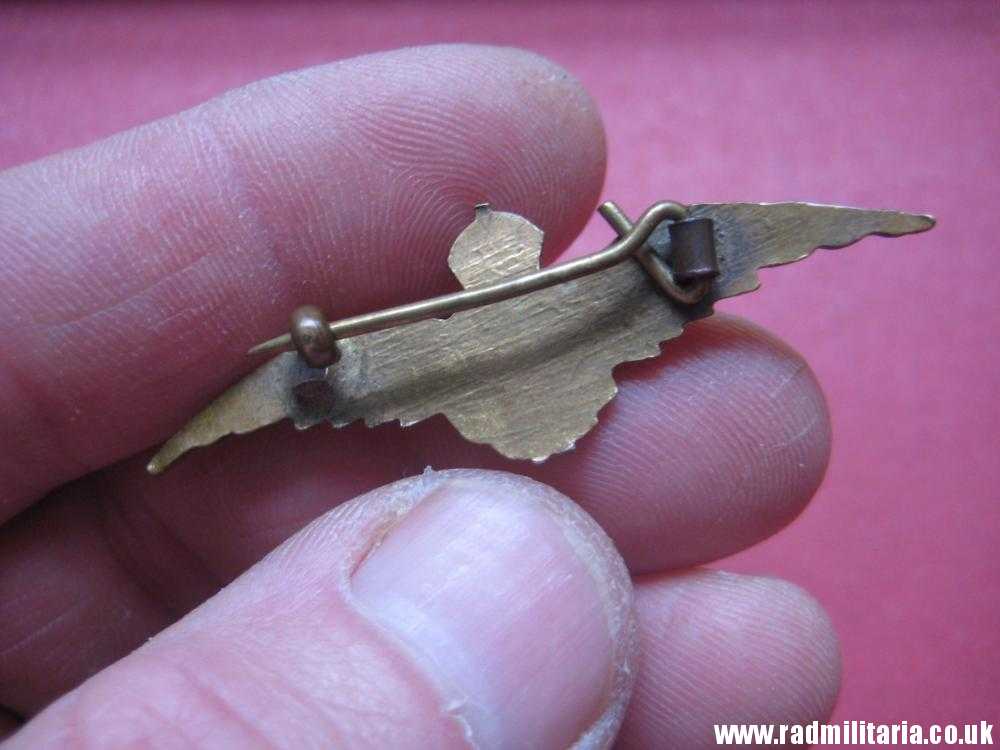 & original WW2 Royal Air Force RAF small BADGE sweetheart broche - genuine ! - Image 4