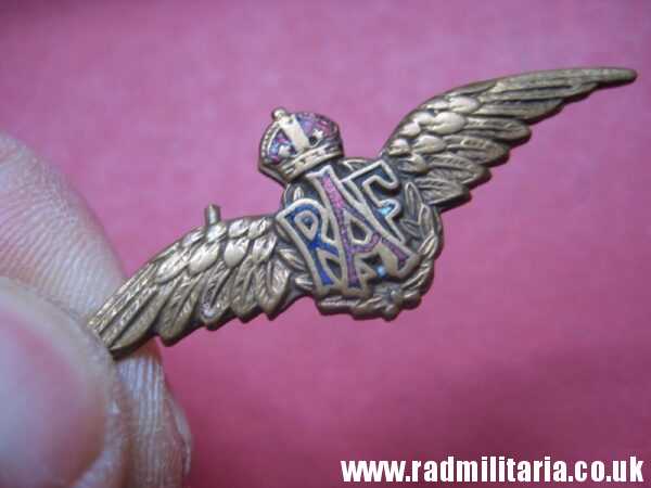 & original WW2 Royal Air Force RAF small BADGE sweetheart broche - genuine !