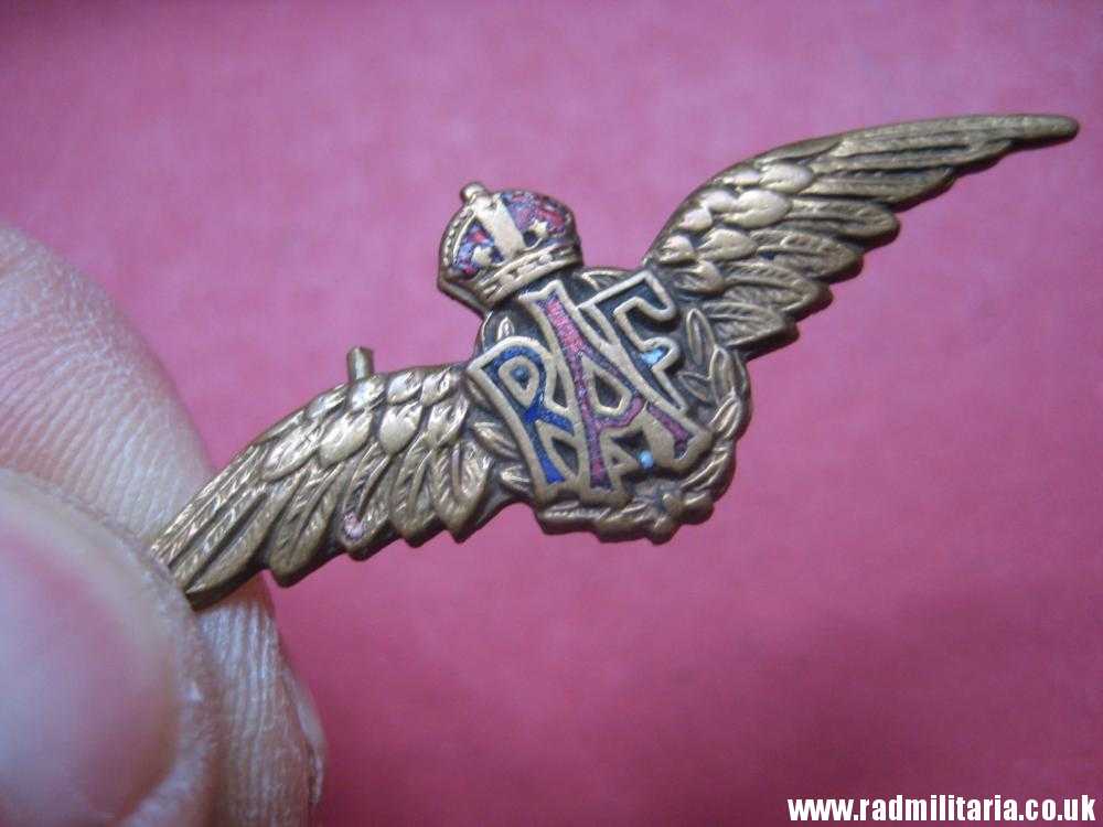 & original WW2 Royal Air Force RAF small BADGE sweetheart broche - genuine !