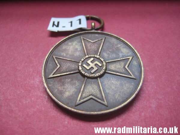 & WW2 original German MEDAL 1939 - Fur Kriegs Verdienst 1939 - Medal of the War Merit Cross (no.11) - Image 3