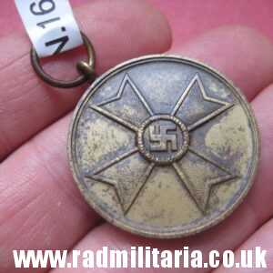 & WW2 original German MEDAL 1939 - Fur Kriegs Verdienst 1939 - Medal of the War Merit Cross (no.16)