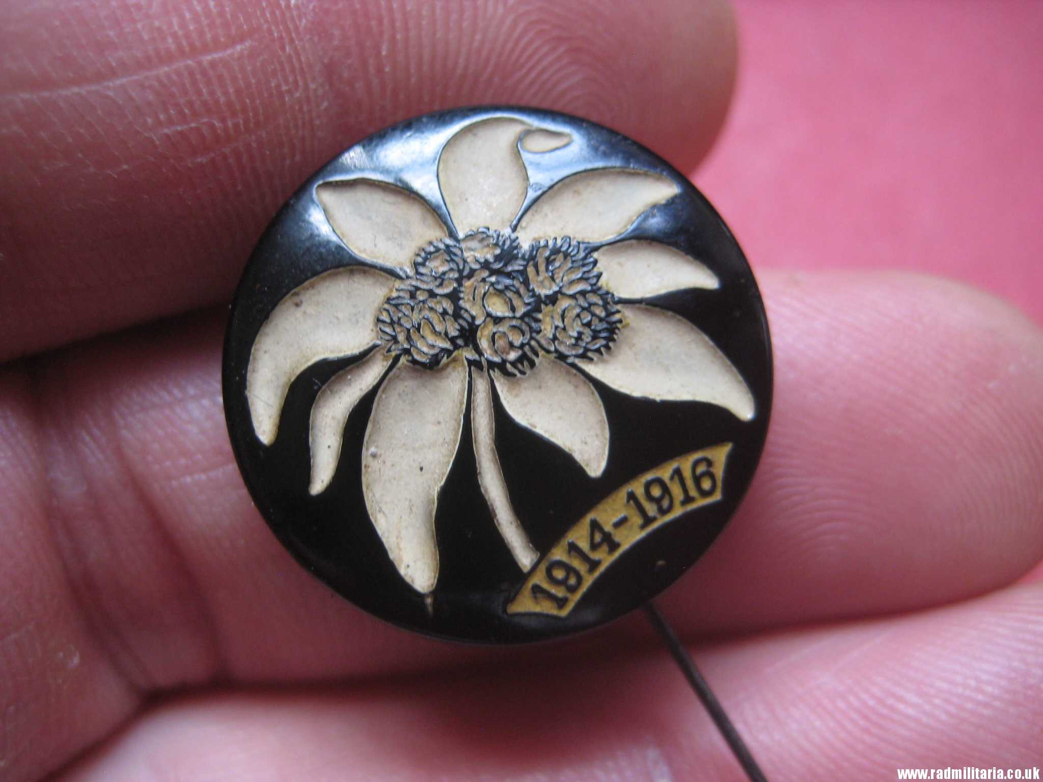 & WW1 German GLASS BADGE with date 1914 1916 - original Pin badge in good condition. - Image 5