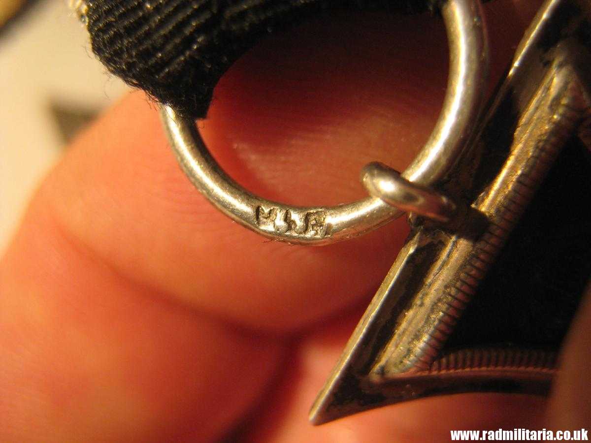 & original WW1 German IRON CROSS 2nd class in good condition with maker marks - genuine !! - Image 31