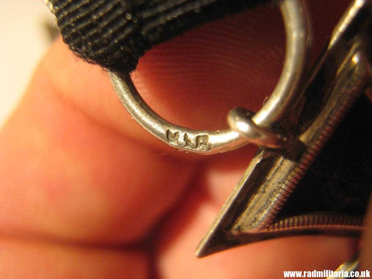 & original WW1 German IRON CROSS 2nd class in good condition with maker marks - genuine !! - Image 32