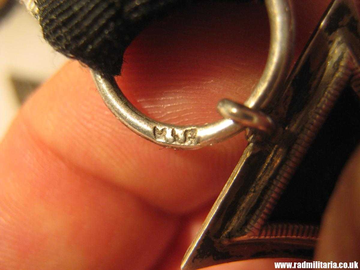 & original WW1 German IRON CROSS 2nd class in good condition with maker marks - genuine !! - Image 33