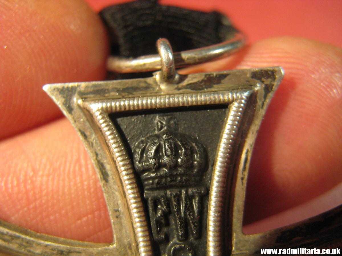 & original WW1 German IRON CROSS 2nd class in good condition with maker marks - genuine !! - Image 52