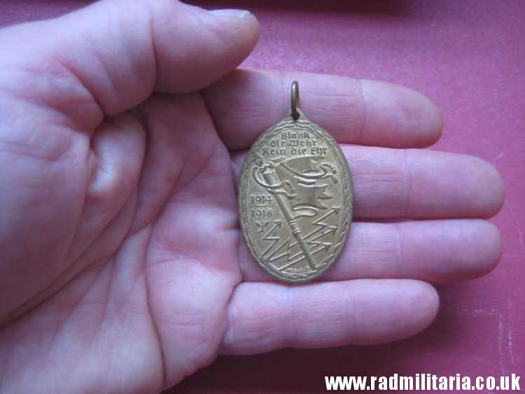 & WW1 genuine German MEDAL - FUR TREUE IM WELTKRIEGE 1914 1918, good condition - Image 5