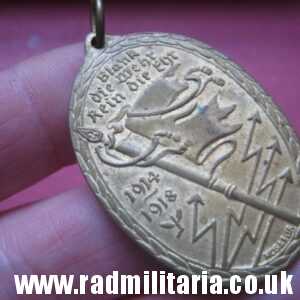 & WW1 genuine German MEDAL - FUR TREUE IM WELTKRIEGE 1914 1918, good condition