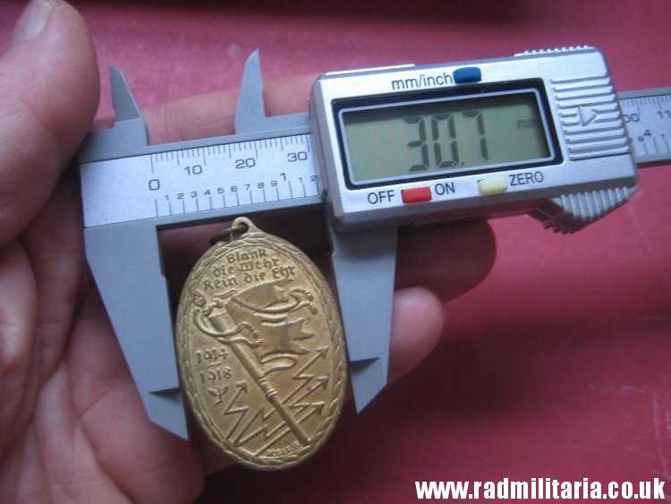 & WW1 genuine German MEDAL - FUR TREUE IM WELTKRIEGE 1914 1918, good condition - Image 8