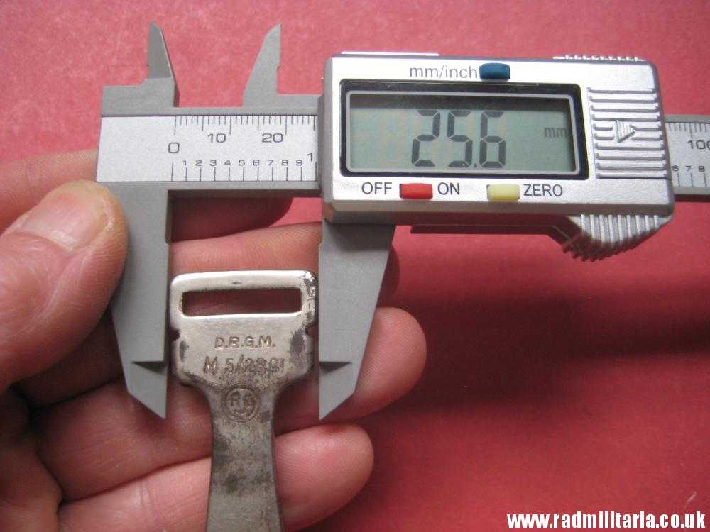 & WW2 original German HitlerYouth 20mm CARBINE HOOK (HJ, DJ) maker marks: RZM M5/28c - Image 11