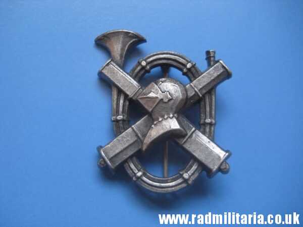 & WW2? unknown FRENCH BADGE - France, v. good condition.