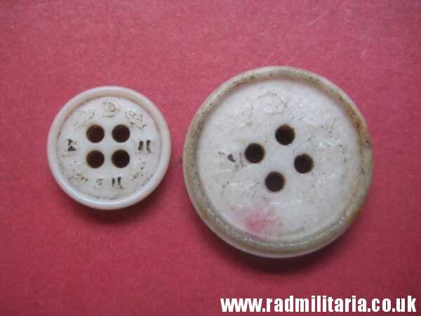 & SET of 2 WW2 German PLASTIC BUTTONS: BDM JM - RZM A9/1 metal detecting find. - Image 3