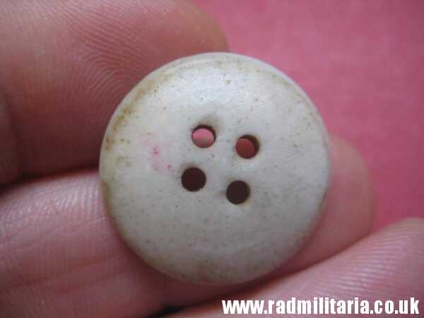 & SET of 2 WW2 German PLASTIC BUTTONS: BDM JM - RZM A9/1 metal detecting find. - Image 7