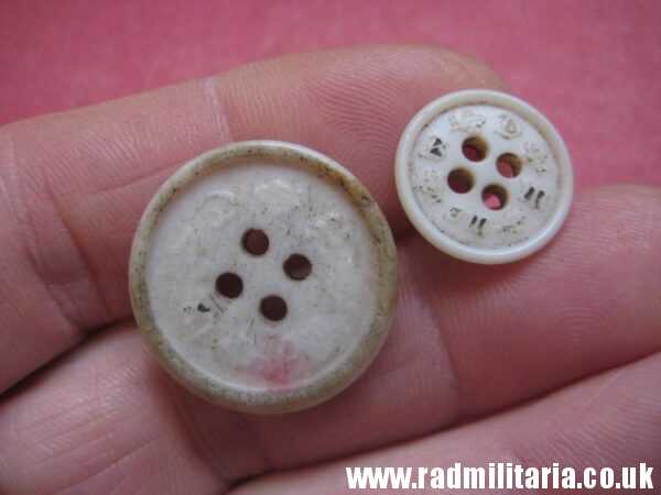 & SET of 2 WW2 German PLASTIC BUTTONS: BDM JM - RZM A9/1 metal detecting find. - Image 14