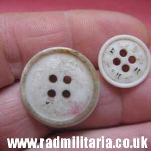 & SET of 2 WW2 German PLASTIC BUTTONS: BDM JM - RZM A9/1 metal detecting find.